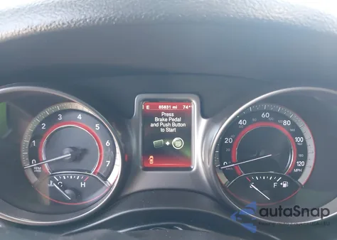 2018 Dodge Journey Crossroad z USA, uszkodzony, nr VIN 3C4PDCGG6JT476622